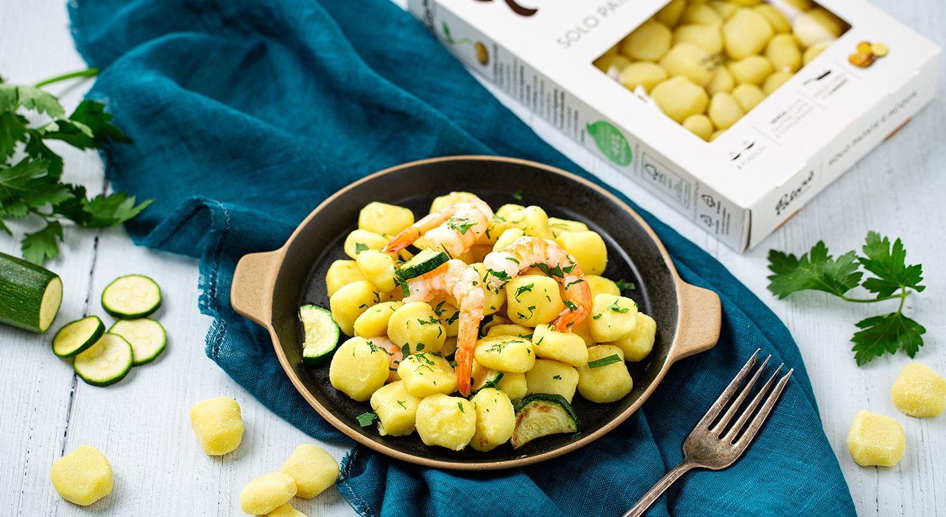 gnocchi di solo patate e acqua con gamberi e zucchine