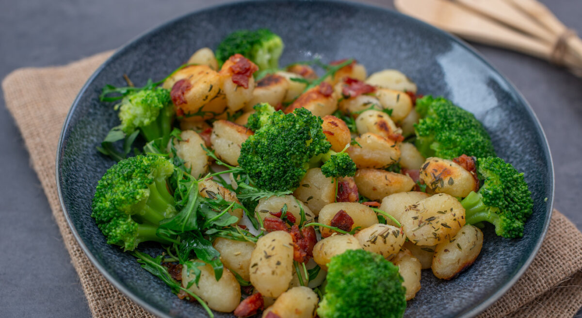Gli gnocchi di patate e gli ortaggi di stagione